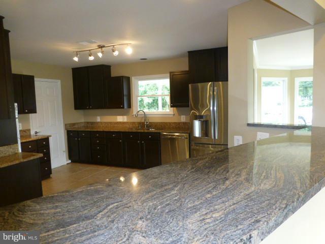 3620 Hooper Road New Windsor, MD 21776 - Photo 8 of 30 BREAKFAST BAR