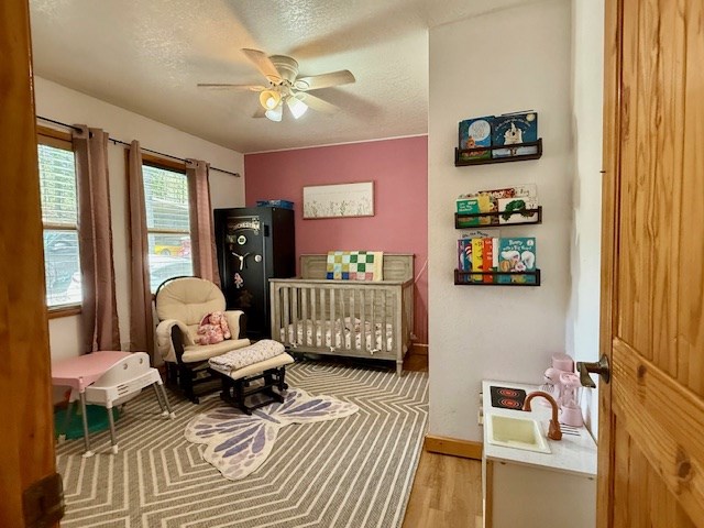 329 Tommy's Lane Murphy, NC 28906 - Photo 29 of 77 a living room with furniture and a window
