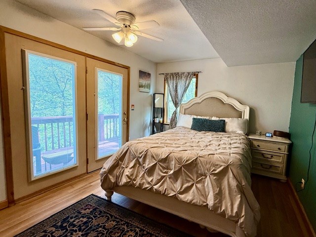 329 Tommy's Lane Murphy, NC 28906 - Photo 33 of 77 a bedroom with a bed and a window