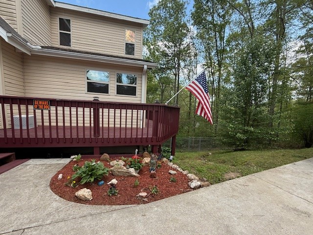 329 Tommy's Lane Murphy, NC 28906 - Photo 5 of 77 a front view of a house having garden