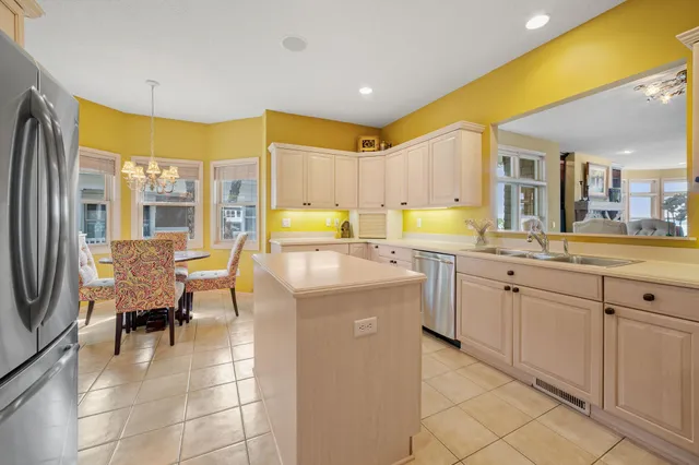 $3,250,000 | 724 Widsten Circle, Wayzata, MN 55391