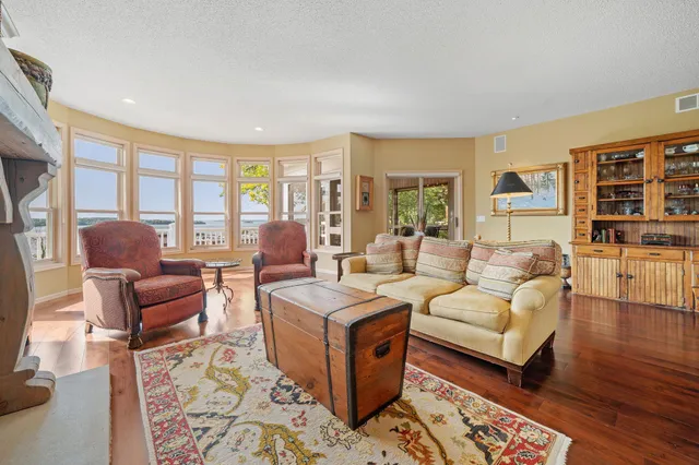 $3,250,000 | 724 Widsten Circle, Wayzata, MN 55391