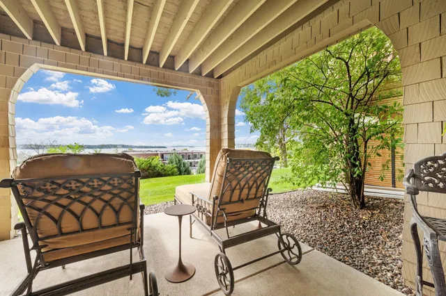 $3,250,000 | 724 Widsten Circle, Wayzata, MN 55391