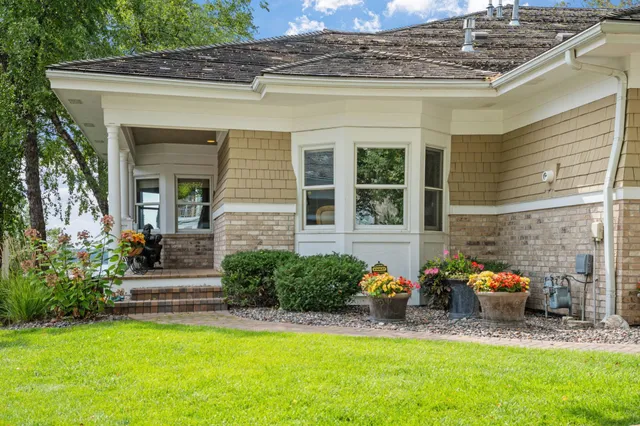 $3,250,000 | 724 Widsten Circle, Wayzata, MN 55391
