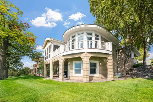 $3,250,000 | 724 Widsten Circle, Wayzata, MN 55391