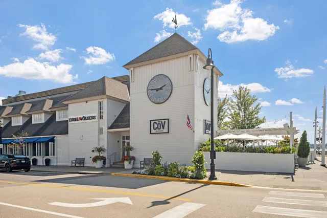 $3,250,000 | 724 Widsten Circle, Wayzata, MN 55391