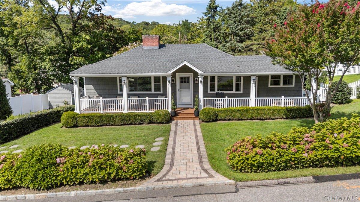 11 Portland Place Cold Spring Harbor, NY 11724 - Photo 1 of 36 Gallery Image 1