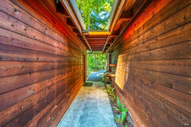 $1,499,000 | 17451 Redwood Springs Drive, Fort Bragg, CA 95437