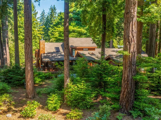 $1,499,000 | 17451 Redwood Springs Drive, Fort Bragg, CA 95437