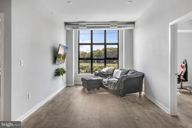 $2,100 | 5102 Rochelle Avenue, Unit 9, Philadelphia, PA 19128