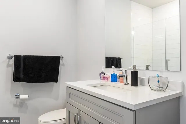 $2,100 | 5102 Rochelle Avenue, Unit 9, Philadelphia, PA 19128