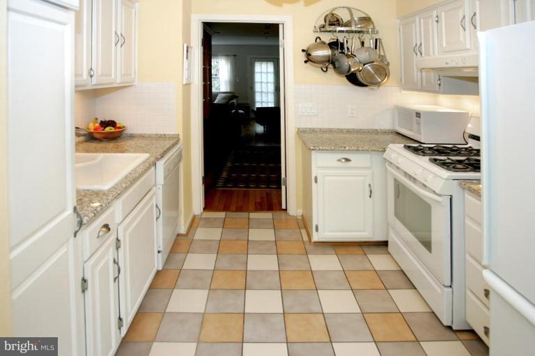 1647 Park Road Northwest Washington, DC 20010 - Photo 3 of 14 Table space kitchen with granite countertops