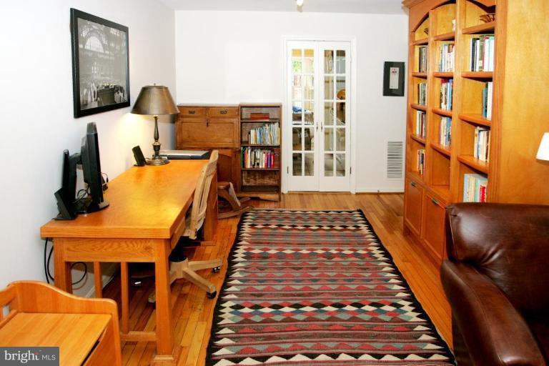 1647 Park Road Northwest Washington, DC 20010 - Photo 7 of 14 Dining area