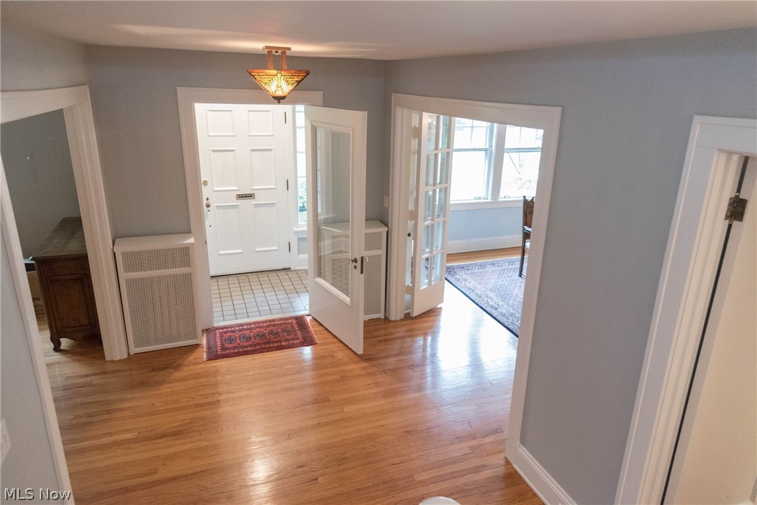 2961 Broxton Road Cleveland, OH 44120 - Photo 3 of 35