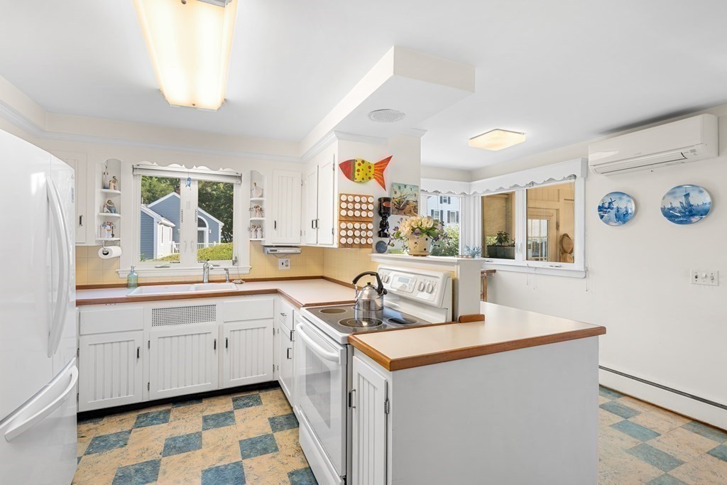 4 Kenneth Road Marblehead, MA 01945 - Photo 16 of 40