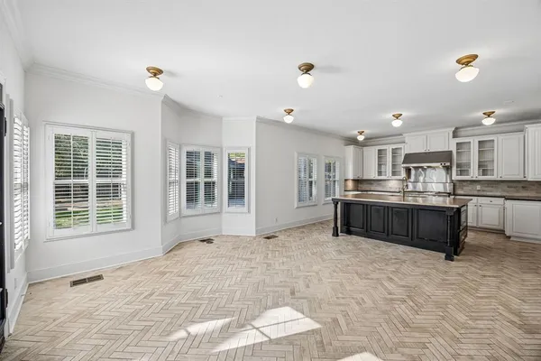 $1,350,000 | 2809 Park Hill Drive, Fort Worth, TX 76109