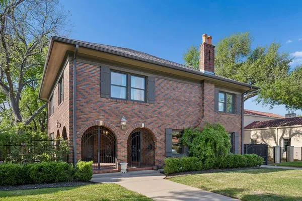 $1,350,000 | 2809 Park Hill Drive, Fort Worth, TX 76109