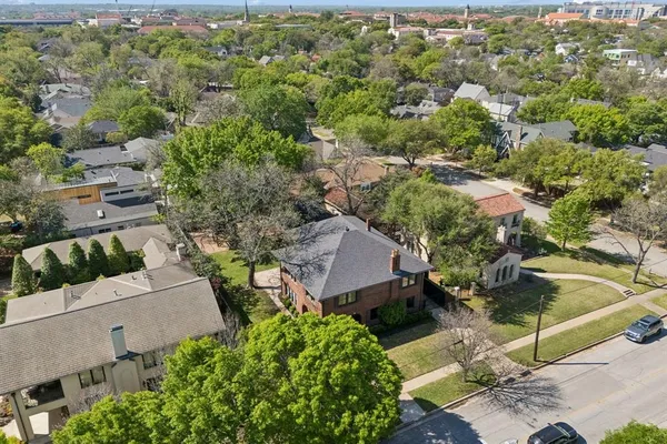 $1,350,000 | 2809 Park Hill Drive, Fort Worth, TX 76109
