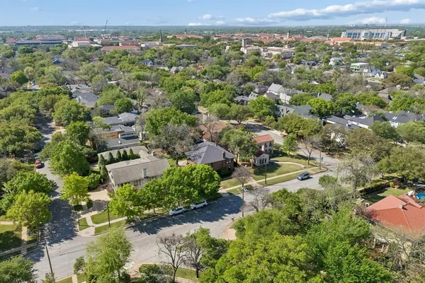 $1,350,000 | 2809 Park Hill Drive, Fort Worth, TX 76109