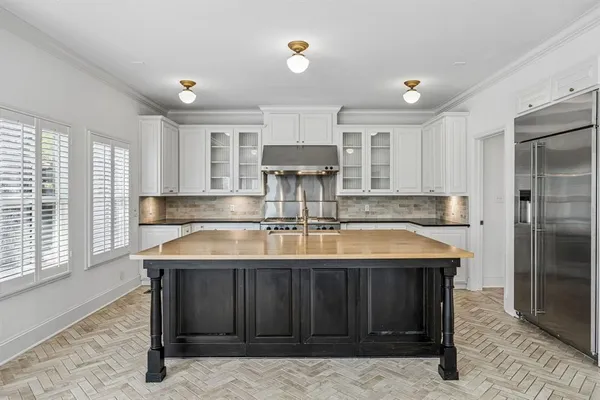 $1,350,000 | 2809 Park Hill Drive, Fort Worth, TX 76109