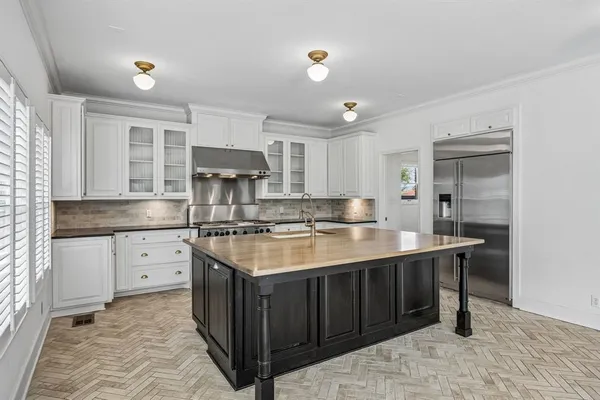 $1,350,000 | 2809 Park Hill Drive, Fort Worth, TX 76109