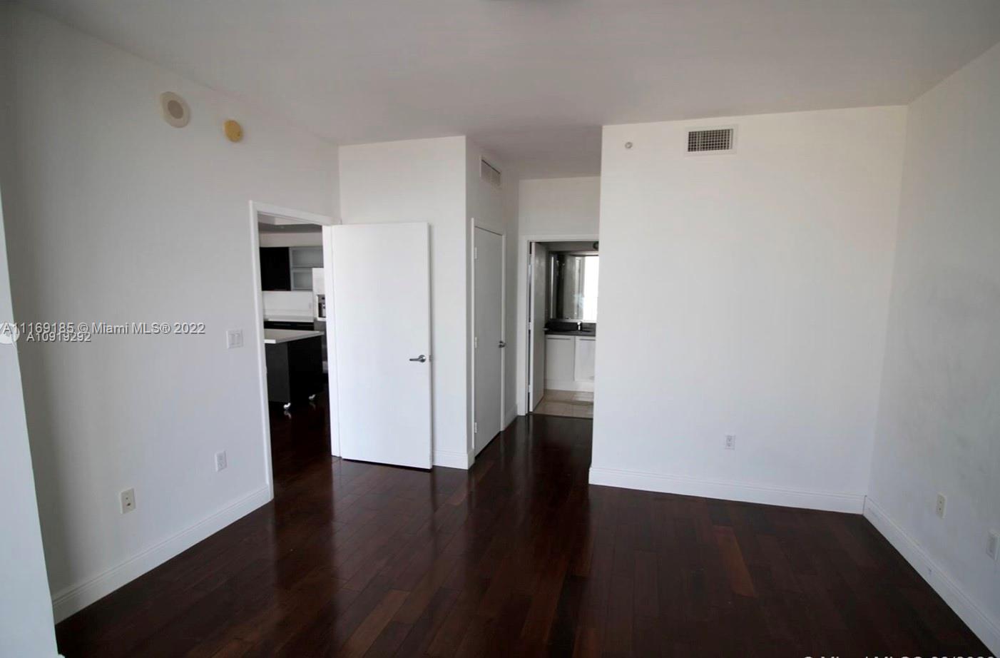 90 Southwest 3rd Street, Unit 2808 Miami, FL 33130 - Photo 10 of 12 Gallery Image 10