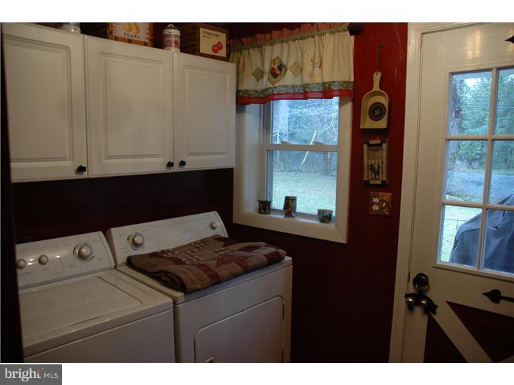 1071 Sorrel Road Huntingdon Valley, PA 19006 - Photo 11 of 23 Laundry Room