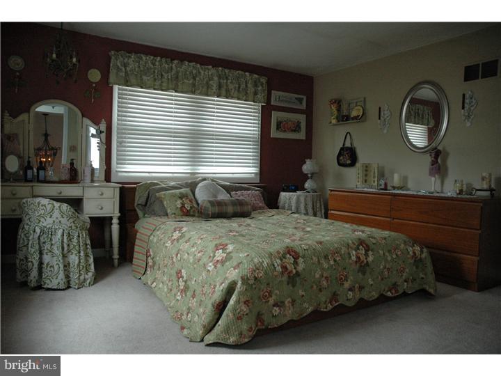 1071 Sorrel Road Huntingdon Valley, PA 19006 - Photo 13 of 23 Bedroom 2