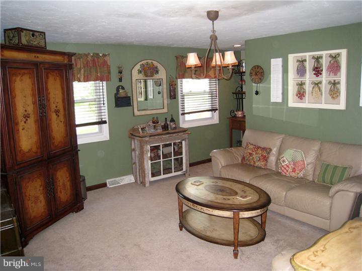 1071 Sorrel Road Huntingdon Valley, PA 19006 - Photo 15 of 23 Bedroom 3