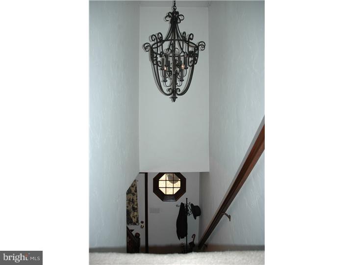 1071 Sorrel Road Huntingdon Valley, PA 19006 - Photo 19 of 23 Hallway