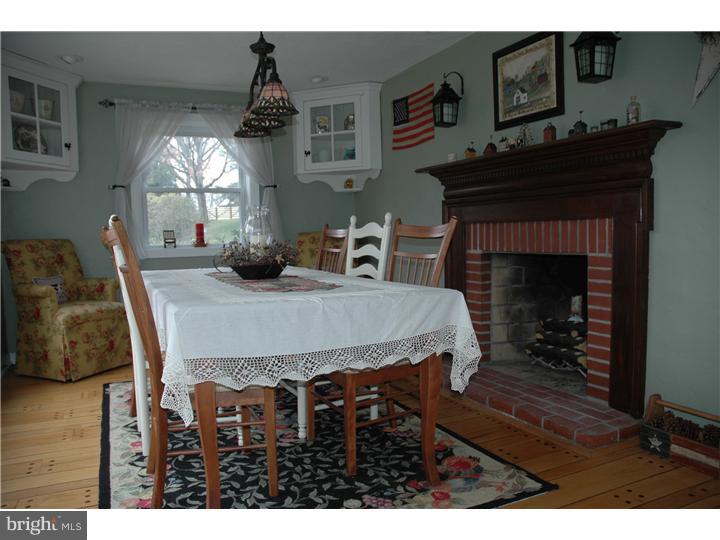 1071 Sorrel Road Huntingdon Valley, PA 19006 - Photo 3 of 23 Dining Room