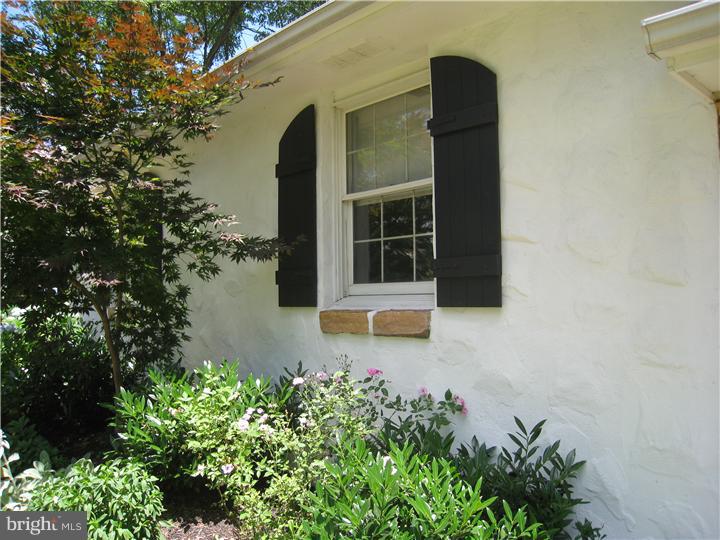 1071 Sorrel Road Huntingdon Valley, PA 19006 - Photo 21 of 23 Exterior