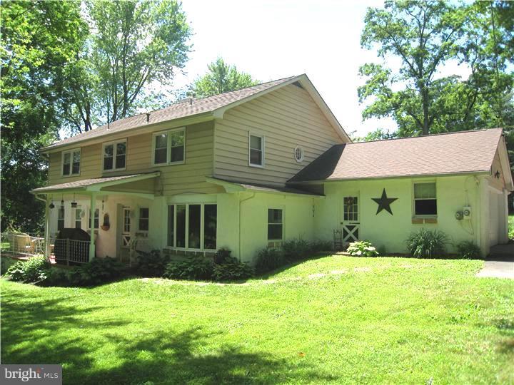 1071 Sorrel Road Huntingdon Valley, PA 19006 - Photo 22 of 23 Exterior Back