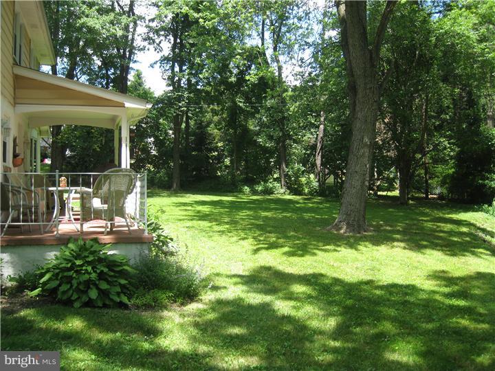 1071 Sorrel Road Huntingdon Valley, PA 19006 - Photo 23 of 23 Exterior Back