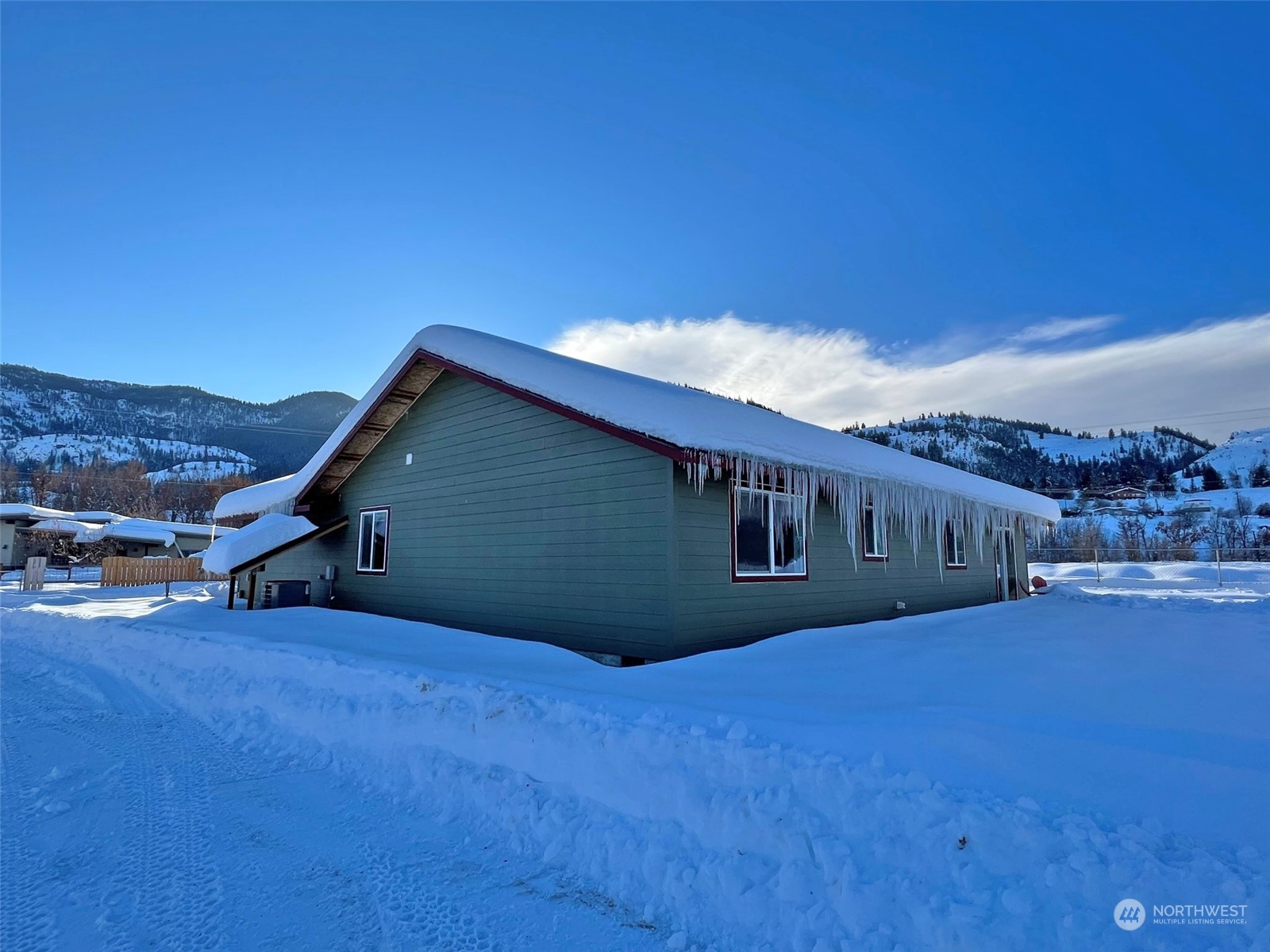 1004 Riverside Avenue Twisp, WA 98856 - Photo 2 of 40