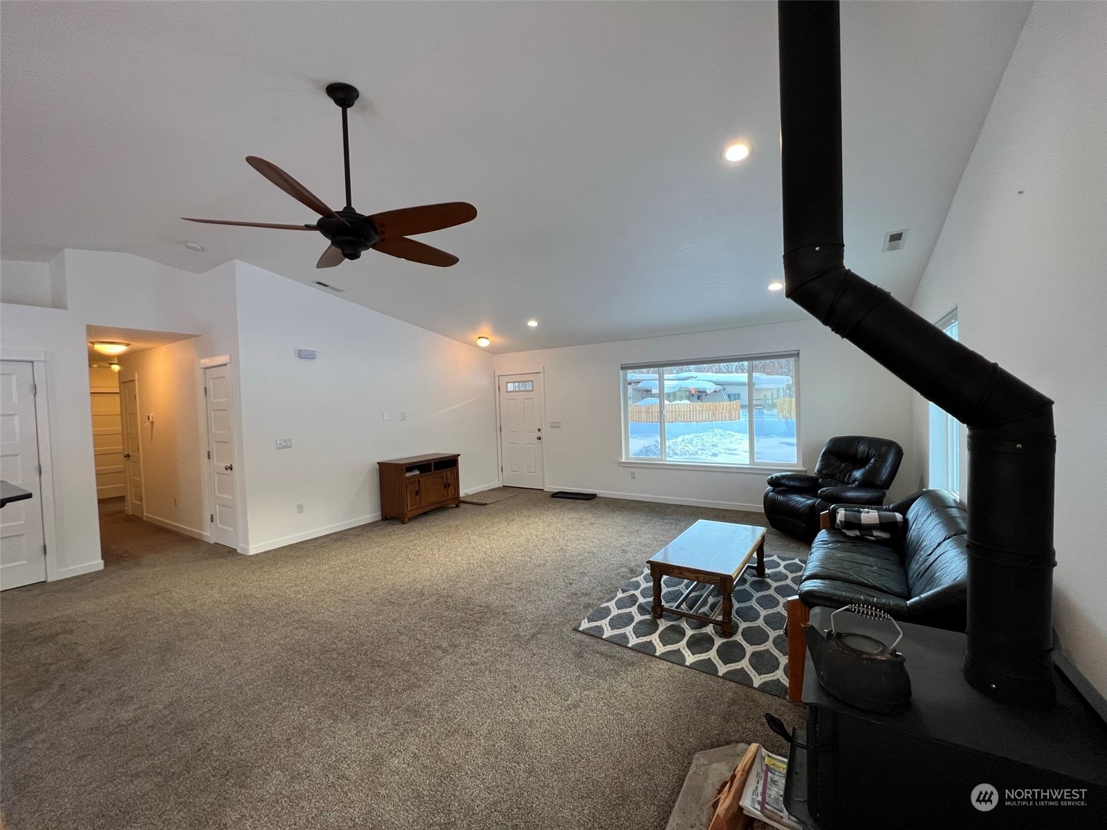 1004 Riverside Avenue Twisp, WA 98856 - Photo 6 of 40 a livingroom with furniture and a window
