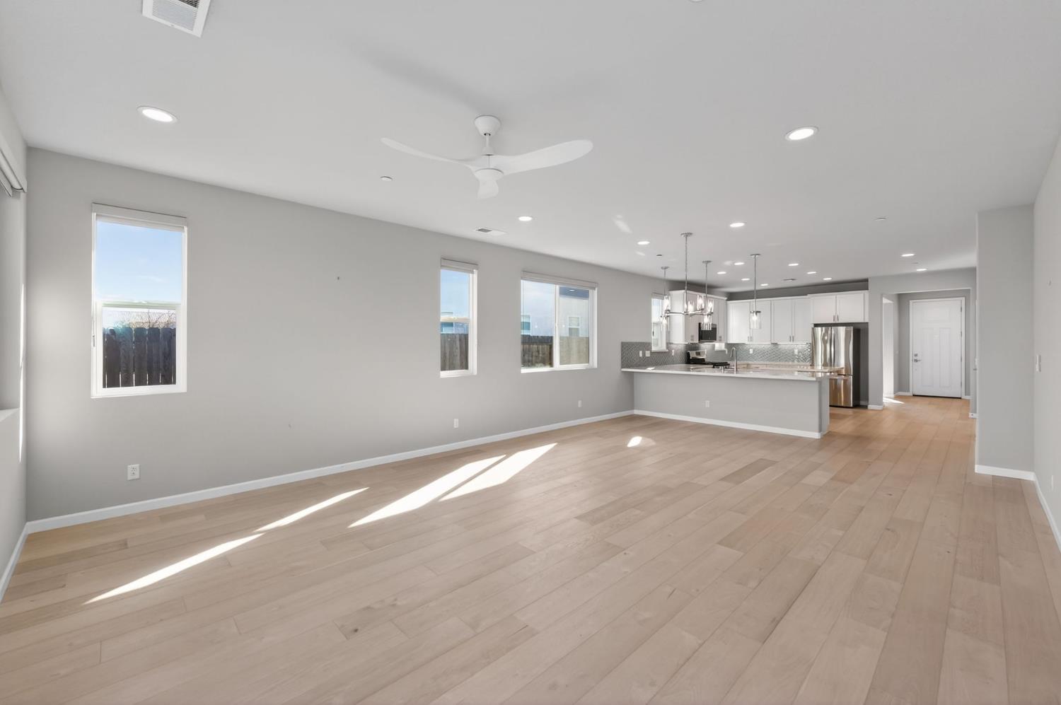 2431 Creekview Drive Merced, CA 95340 - Photo 16 of 38