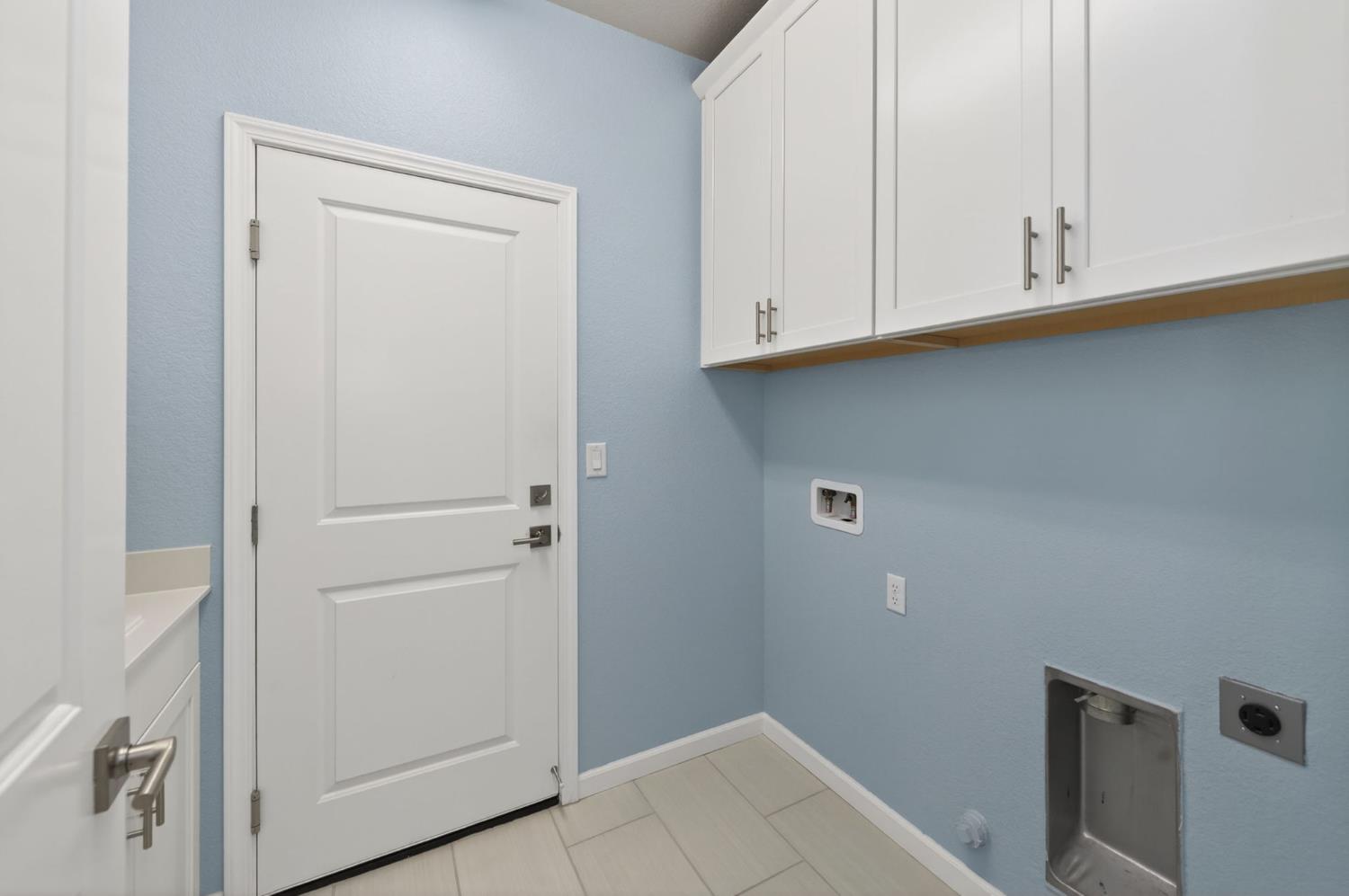 2431 Creekview Drive Merced, CA 95340 - Photo 20 of 38 a view of cabinets