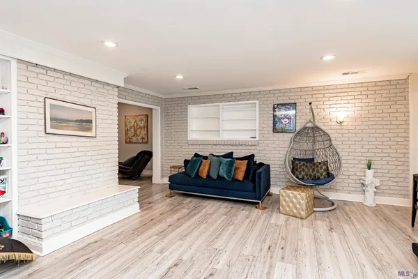 $399,000 | 11049 East Vieux Drive, Baton Rouge, LA 70815