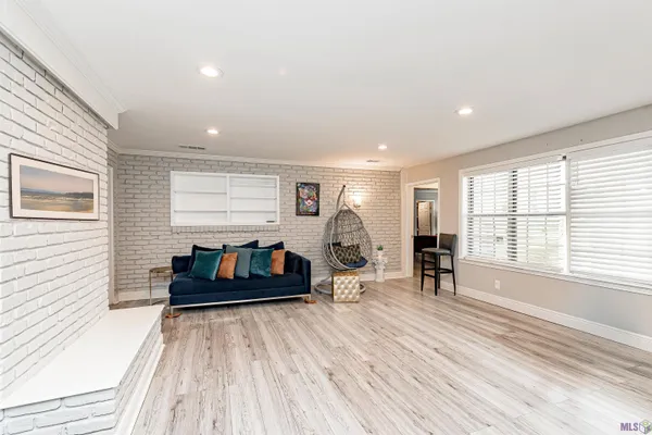 $399,000 | 11049 East Vieux Drive, Baton Rouge, LA 70815