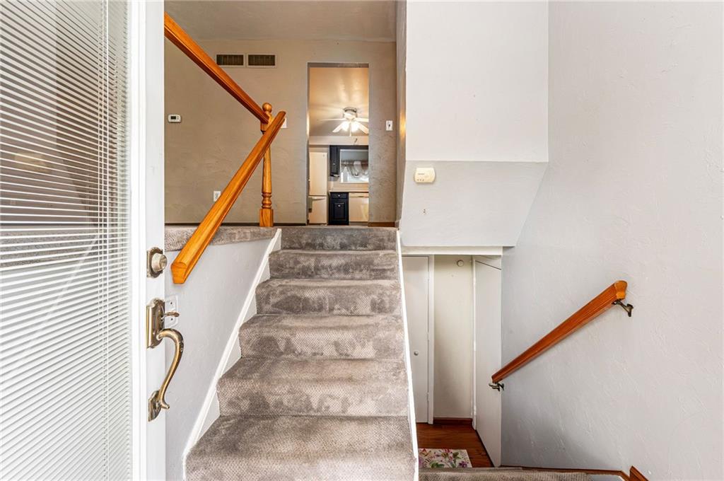 621 Sandy Hill Road Irwin, PA 15642 - Photo 5 of 50