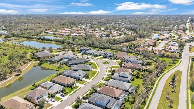 $744,900 | 7048 White Willow Court, Sarasota, FL 34243