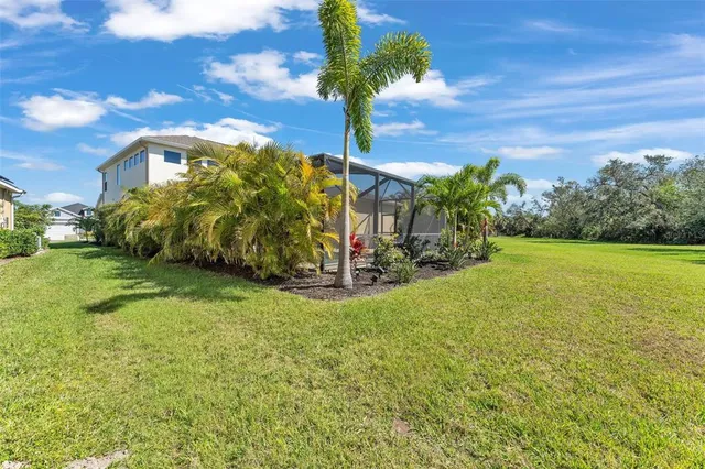 $744,900 | 7048 White Willow Court, Sarasota, FL 34243