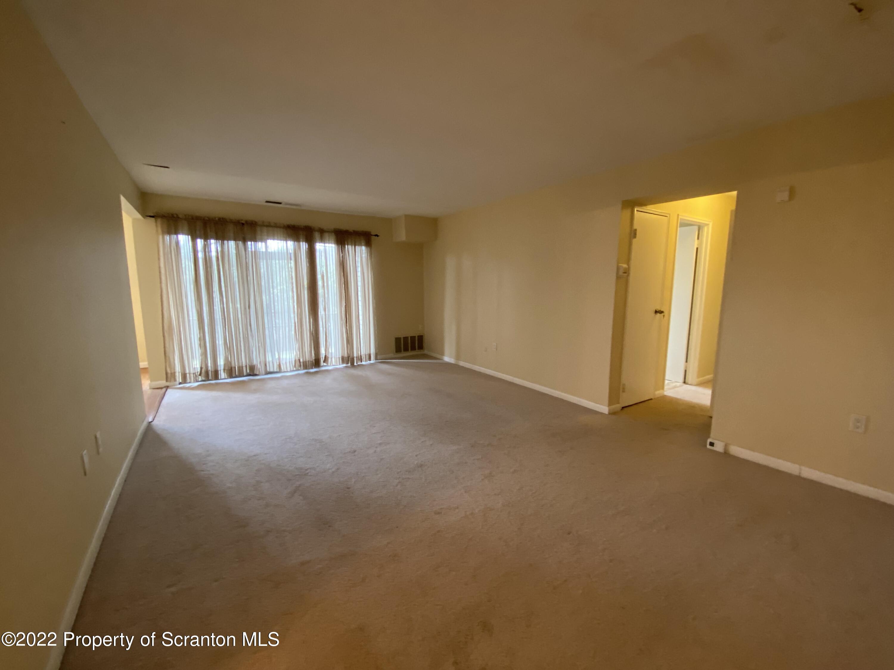 1503 Summit Pointe Scranton, PA 18508 - Photo 10 of 22 Gallery Image 10