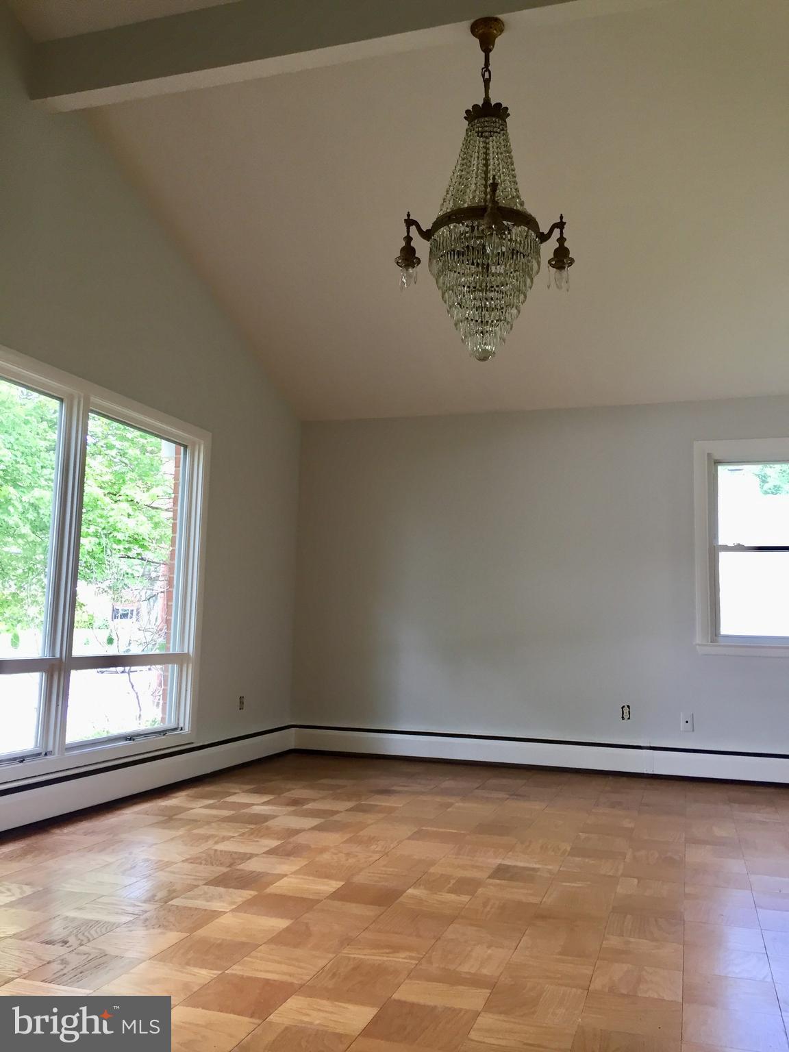 805 Providence Road Baltimore, MD 21286 - Photo 6 of 11 Living Room