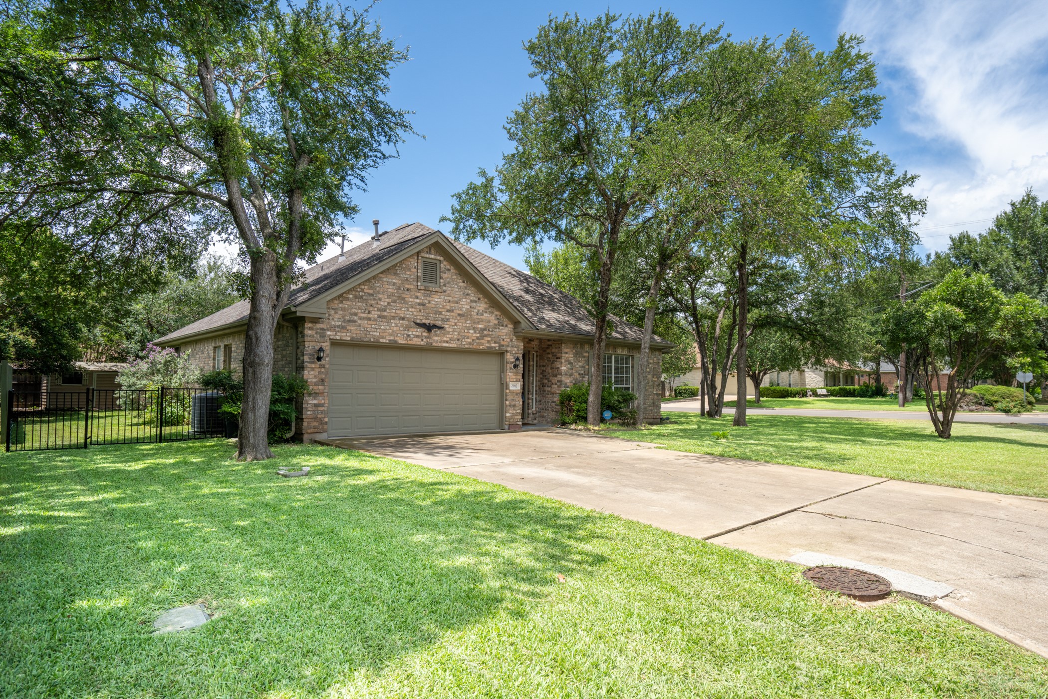 2912 Brandy Lane Georgetown, TX 78628 - Photo 2 of 39