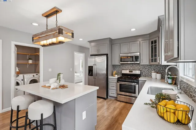 $800,000 | 332 West Broadmoor Boulevard, San Leandro, CA 94577