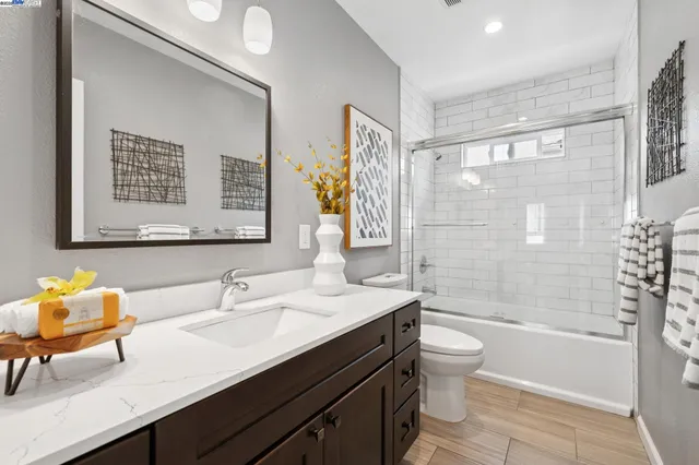 $800,000 | 332 West Broadmoor Boulevard, San Leandro, CA 94577