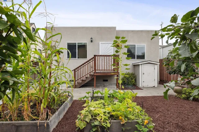 $800,000 | 332 West Broadmoor Boulevard, San Leandro, CA 94577