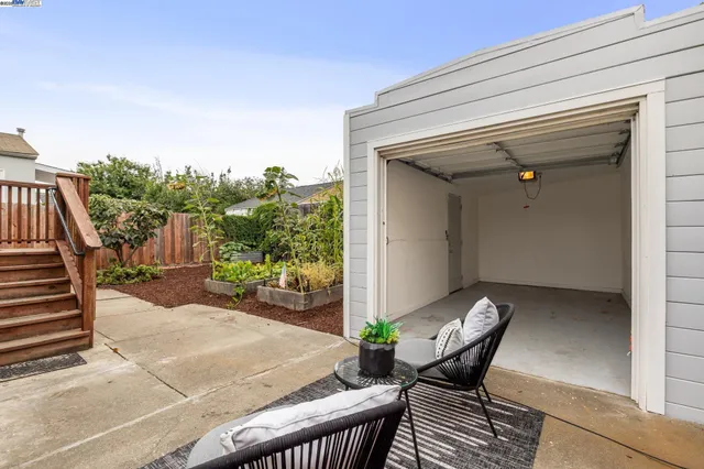 $800,000 | 332 West Broadmoor Boulevard, San Leandro, CA 94577